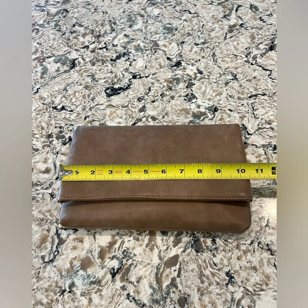 NWOT Kelly & Katie Faux Leather Chain Clutch/Wristlet - Picture 15 of 16